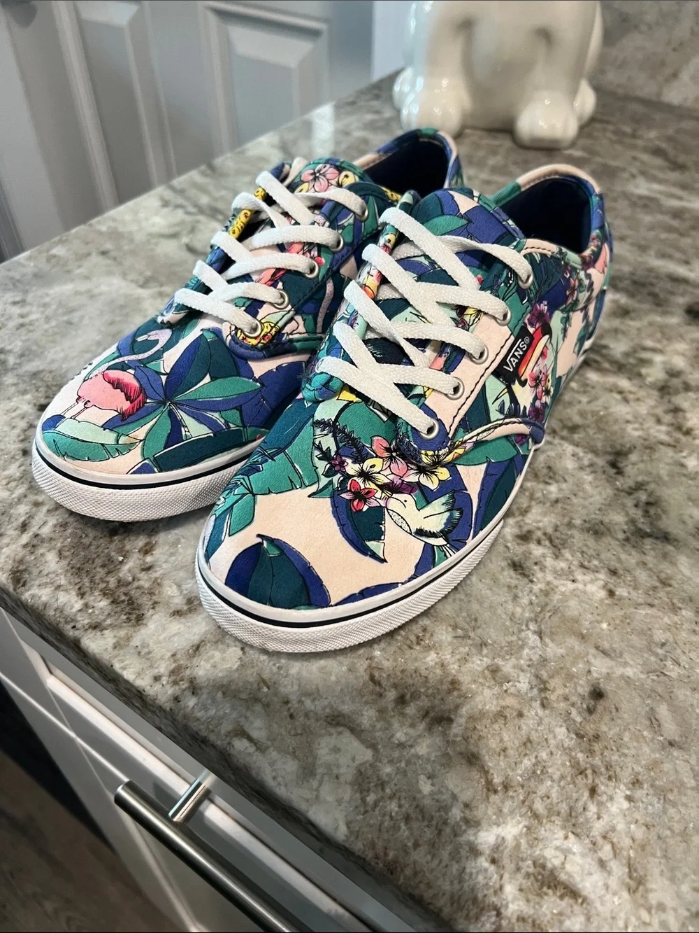 Vans Women’s Tropical Floral & Flamingo shoes - Picture 1 of 7